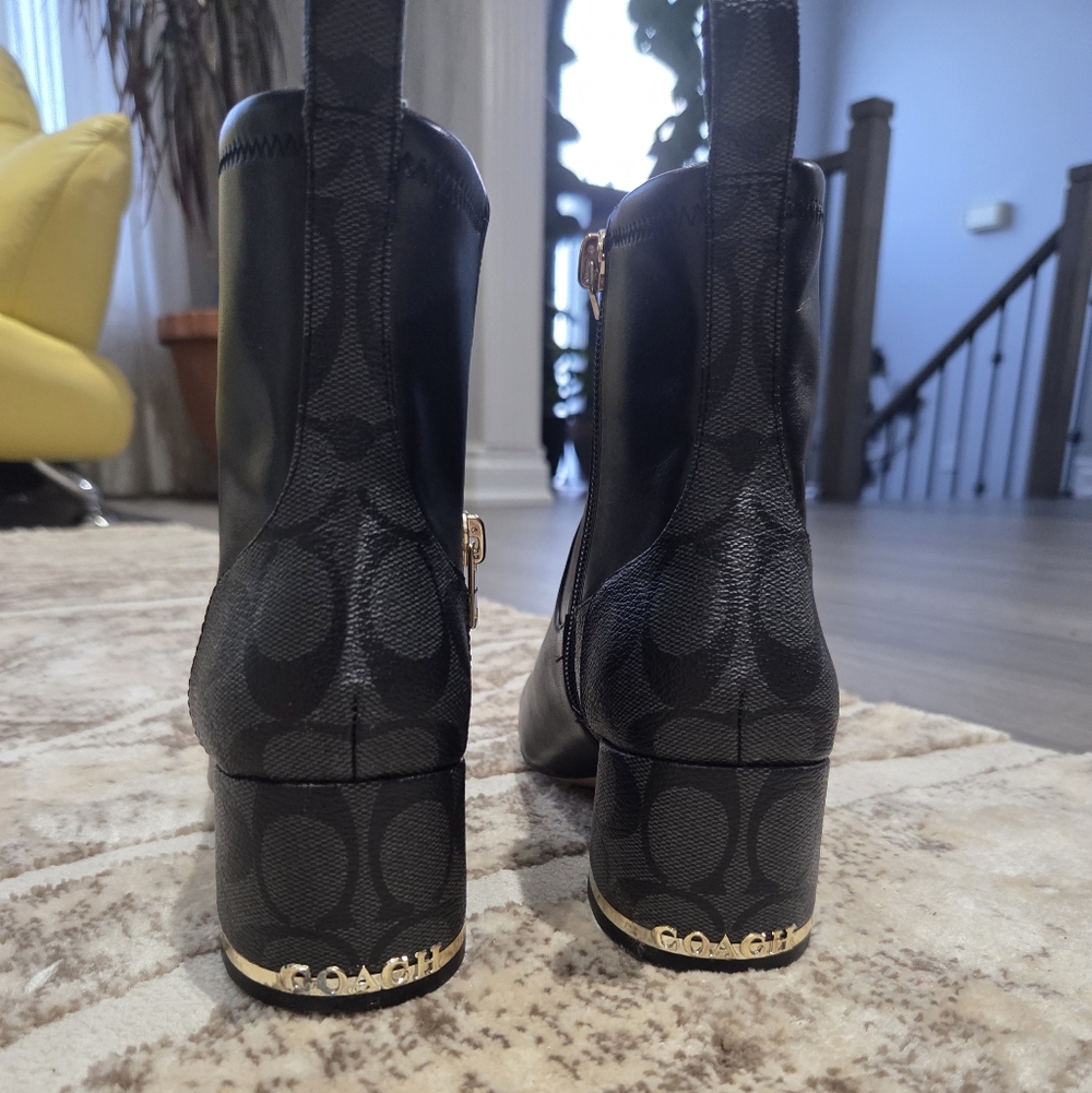 COACH size 6.5 Leather Ankle Boots